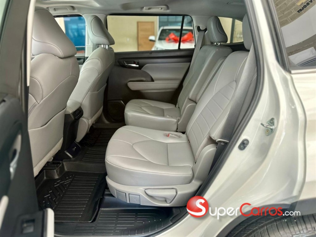 2021 Toyota Highlander XLE — foto 11 / 12