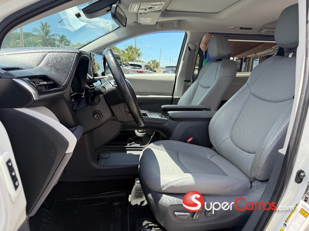 2021 Toyota Sienna Limited — foto 7 / 12