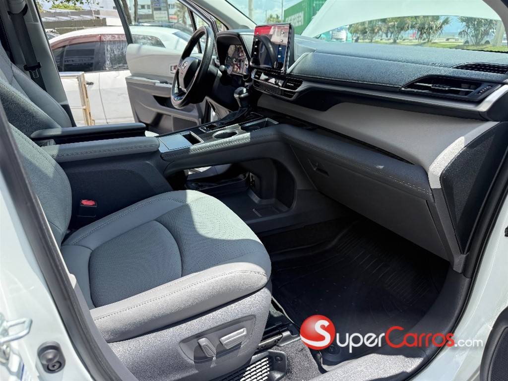 2021 Toyota Sienna Limited — foto 11 / 12