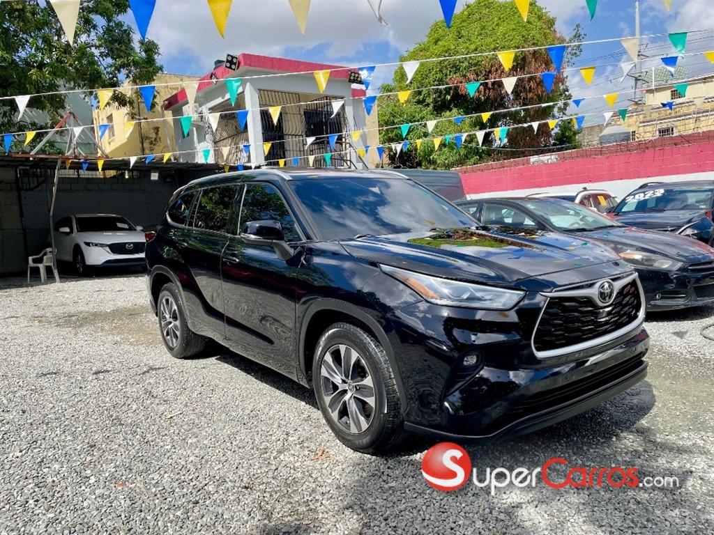 2022 Toyota Highlander XLE — foto 3 / 12