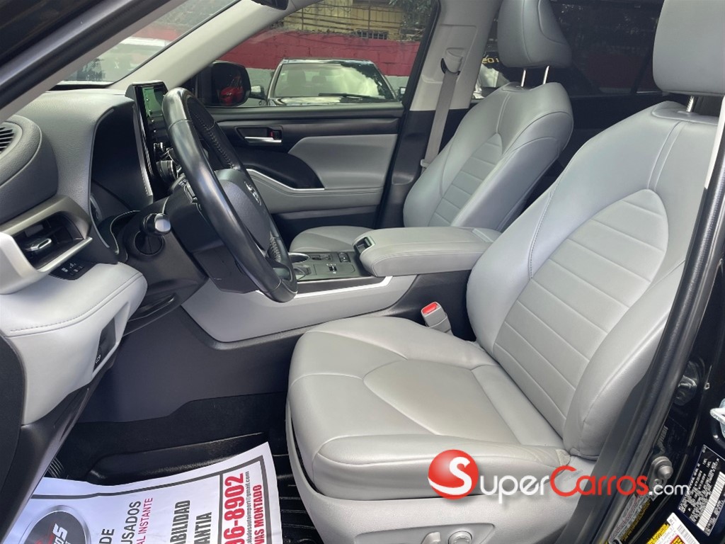 2022 Toyota Highlander XLE — foto 8 / 12