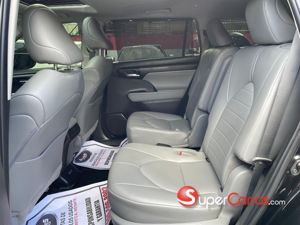 2022 Toyota Highlander XLE — foto 9 / 12