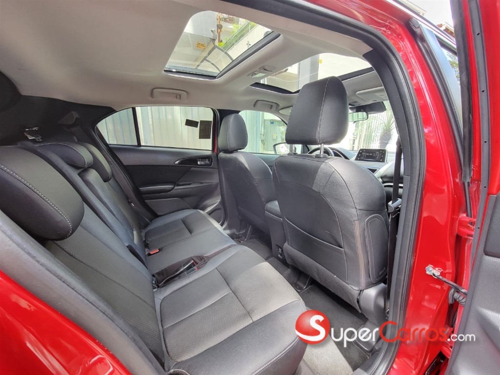 2020 Mitsubishi Motors Eclipse Cross — foto 8 / 10