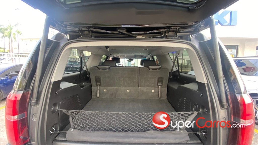 2018 Chevrolet Suburban LT — foto 8 / 10