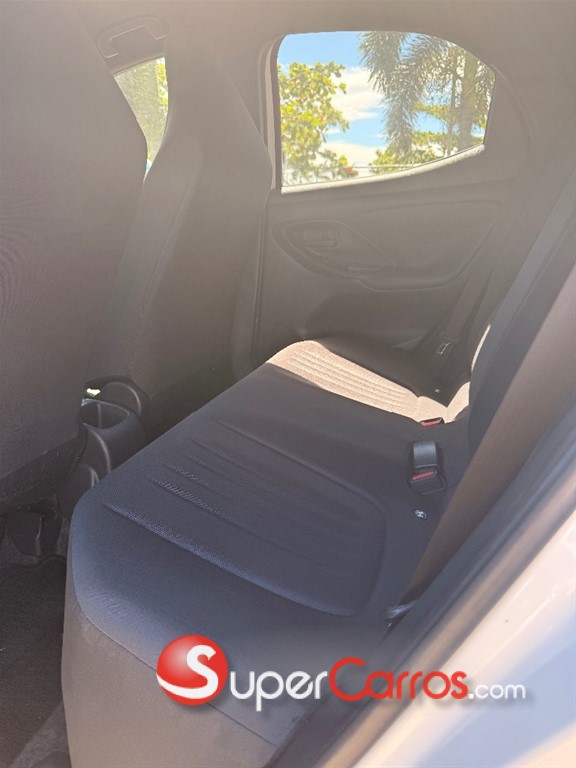 2020 Toyota Yaris Hatchback — foto 7 / 10