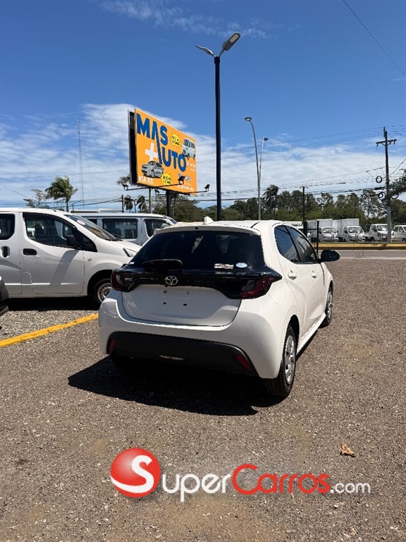 2020 Toyota Yaris Hatchback — foto 10 / 10