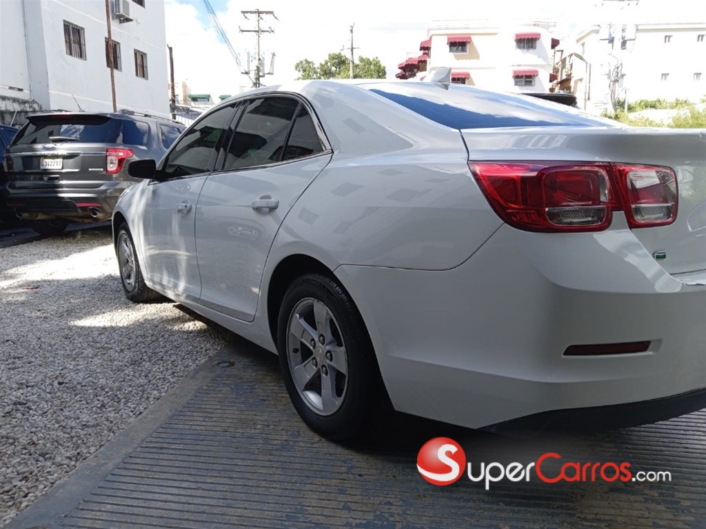 2016 Chevrolet Malibu LT — foto 2 / 10