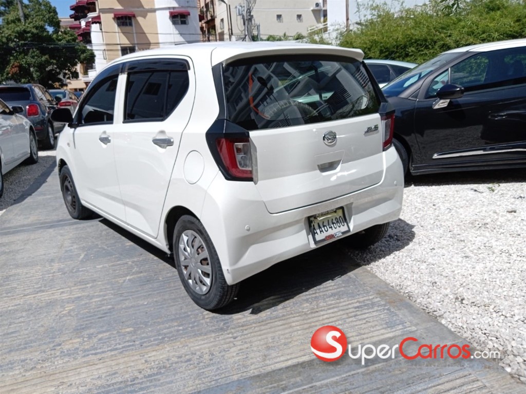 2018 Daihatsu Mira — foto 2 / 9