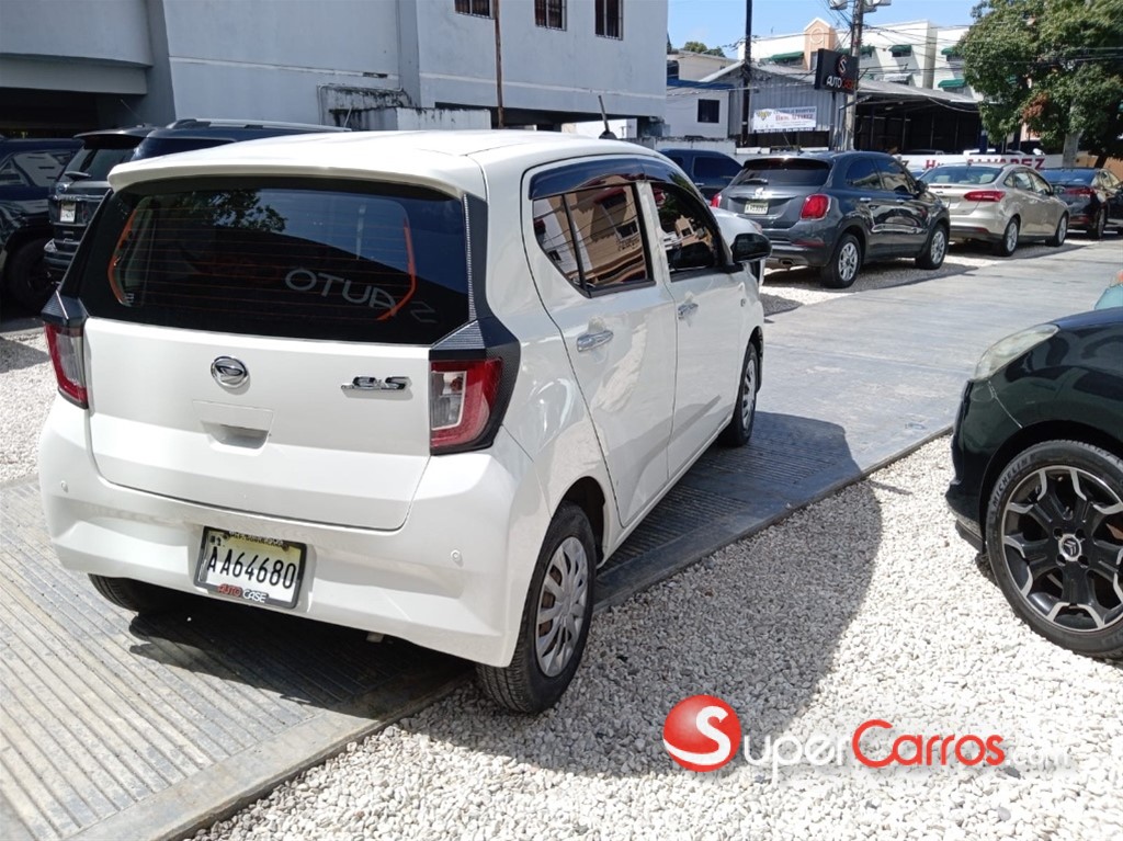 2018 Daihatsu Mira — foto 3 / 9