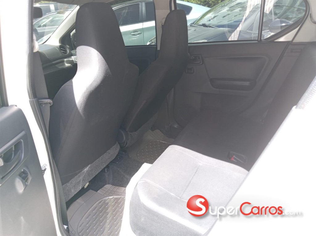 2018 Daihatsu Mira — foto 6 / 9