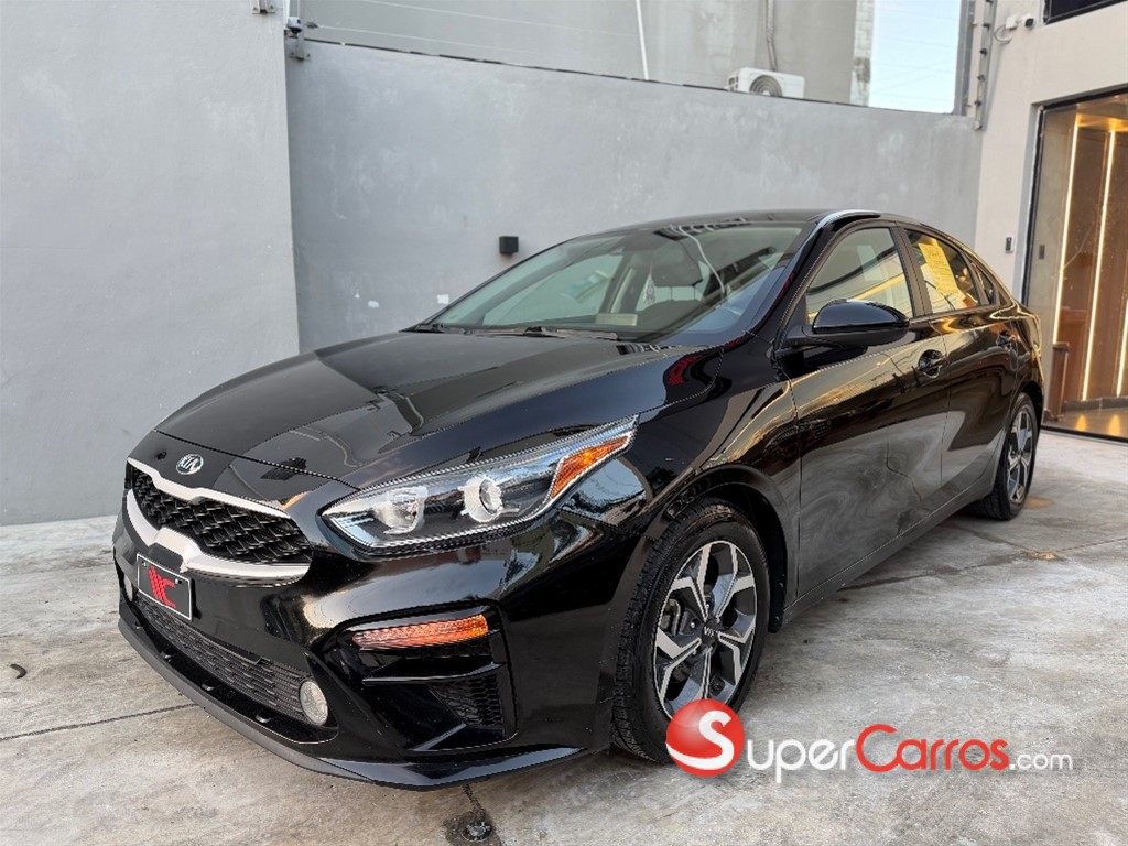 2021 Kia Forte LXS — foto 2 / 12