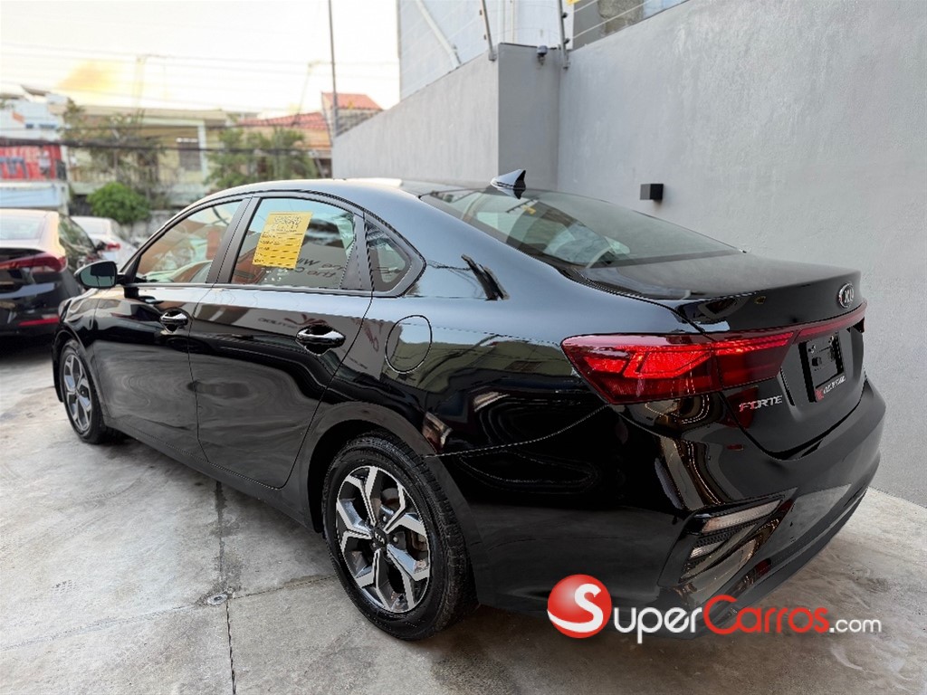 2021 Kia Forte LXS — foto 4 / 12