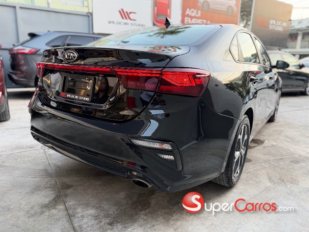 2021 Kia Forte LXS — foto 6 / 12