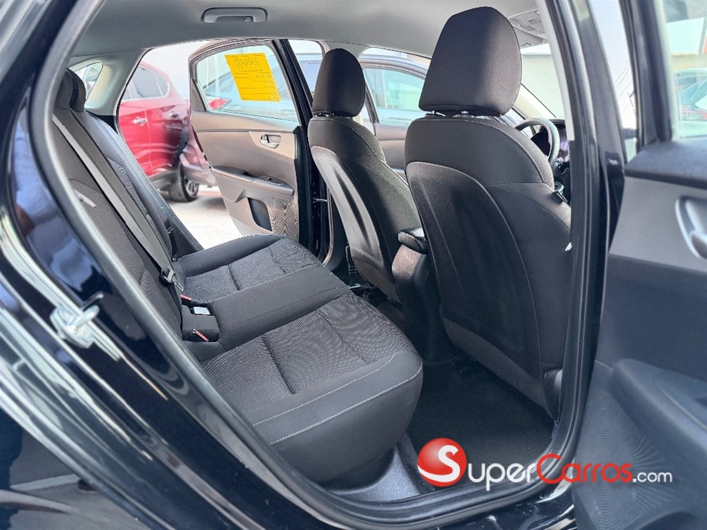 2021 Kia Forte LXS — foto 11 / 12