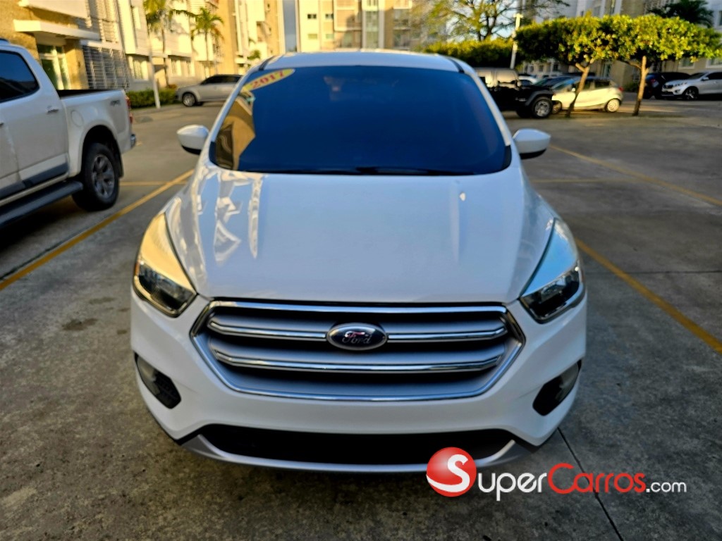 2017 Ford Escape SE — foto 2 / 10