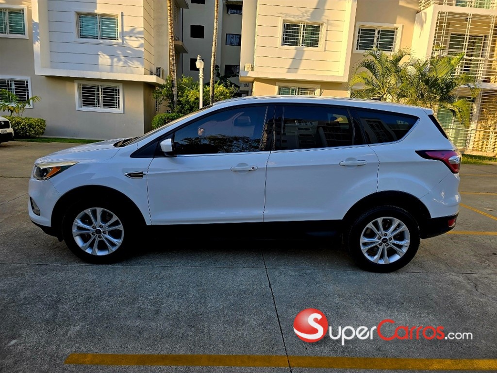 2017 Ford Escape SE — foto 4 / 10