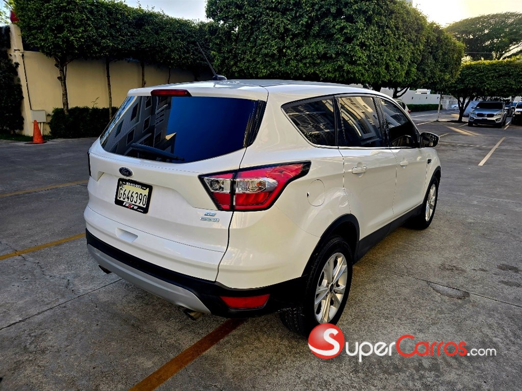 2017 Ford Escape SE — foto 6 / 10
