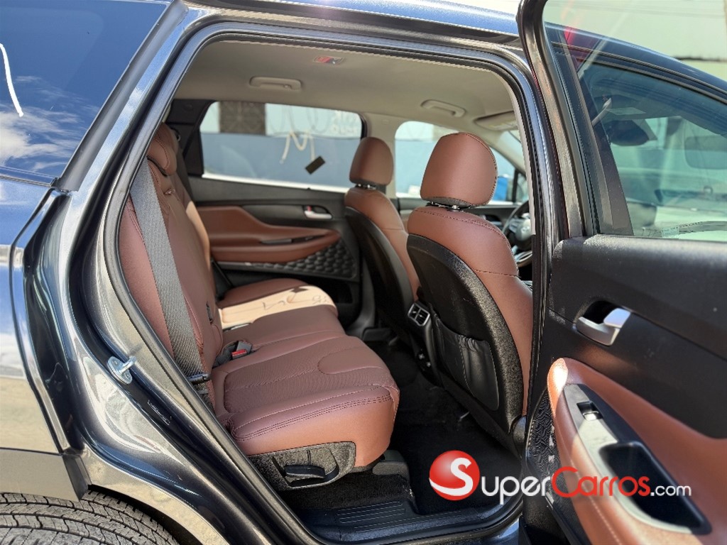 2021 Hyundai Santa Fe SE — foto 9 / 12