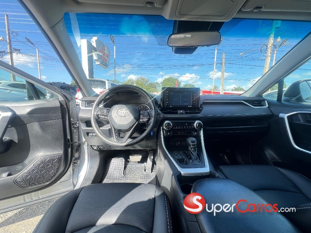 2020 Toyota RAV4 LE PLUS — foto 5 / 10