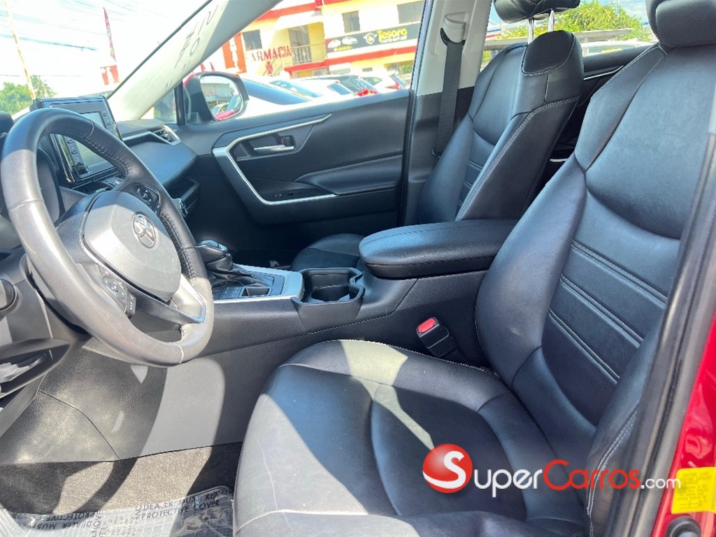 2020 Toyota RAV4 LE PLUS — foto 7 / 10