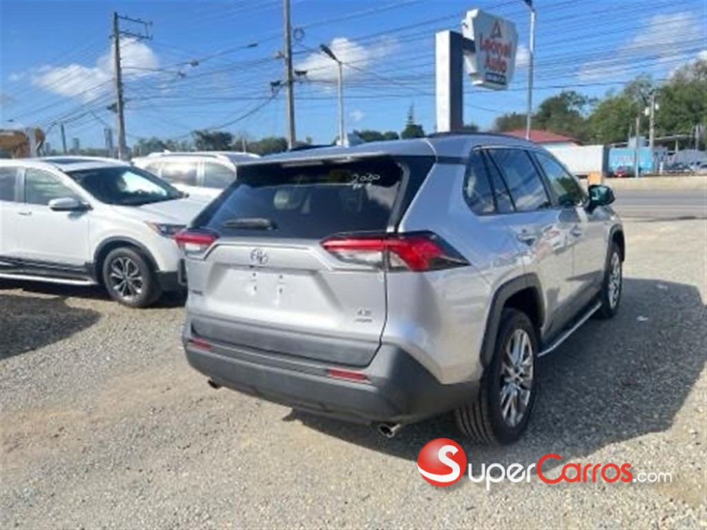 2020 Toyota RAV4 LE PLUS — foto 9 / 10