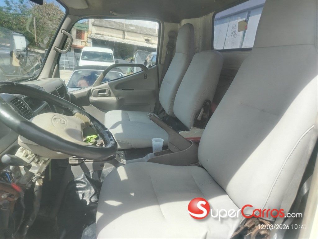 2010 Hino WU 410 L — foto 12 / 12