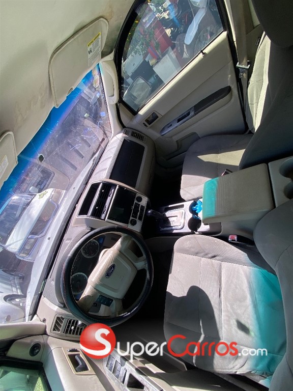 2009 Ford Escape — foto 4 / 8