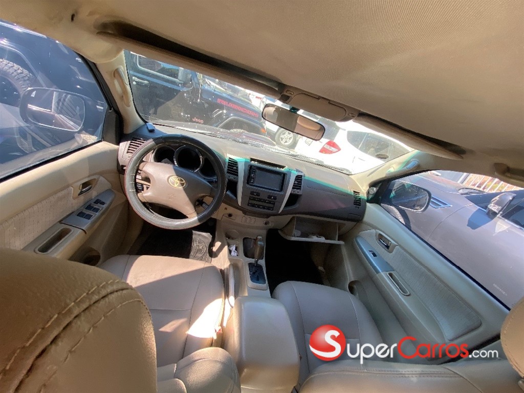 2007 Toyota Fortuner — foto 3 / 9