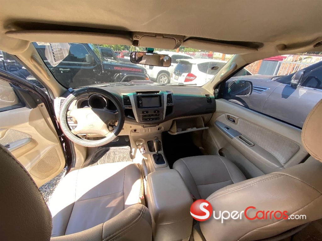 2007 Toyota Fortuner — foto 4 / 9