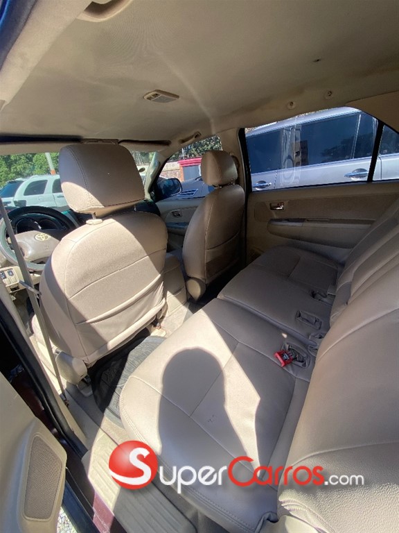 2007 Toyota Fortuner — foto 6 / 9
