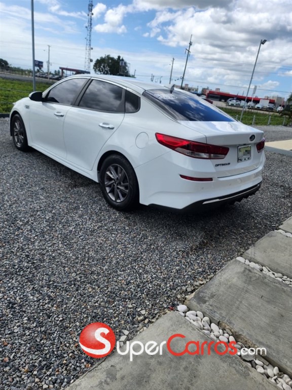 2020 Kia Optima FE — foto 4 / 12