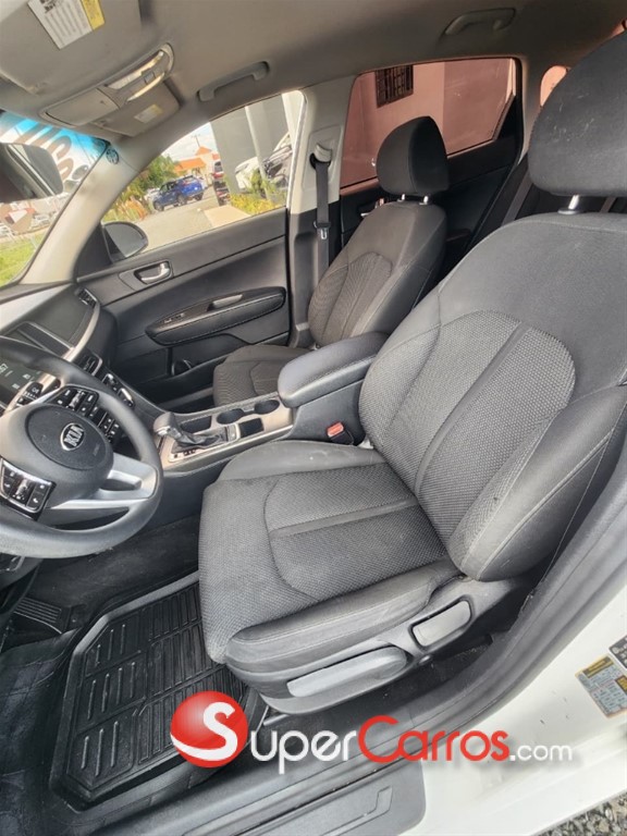 2020 Kia Optima FE — foto 9 / 12