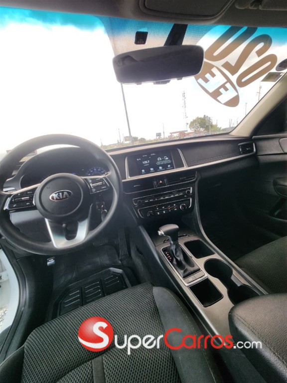 2020 Kia Optima FE — foto 10 / 12