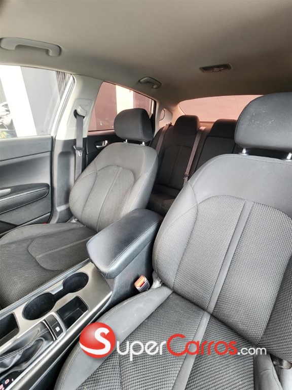 2020 Kia Optima FE — foto 11 / 12