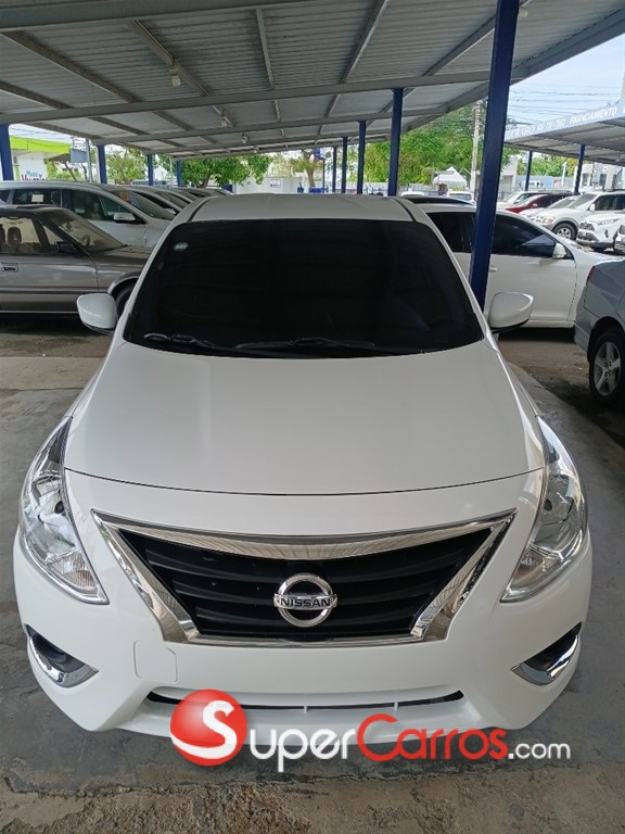 2016 Nissan Versa — foto 3 / 4