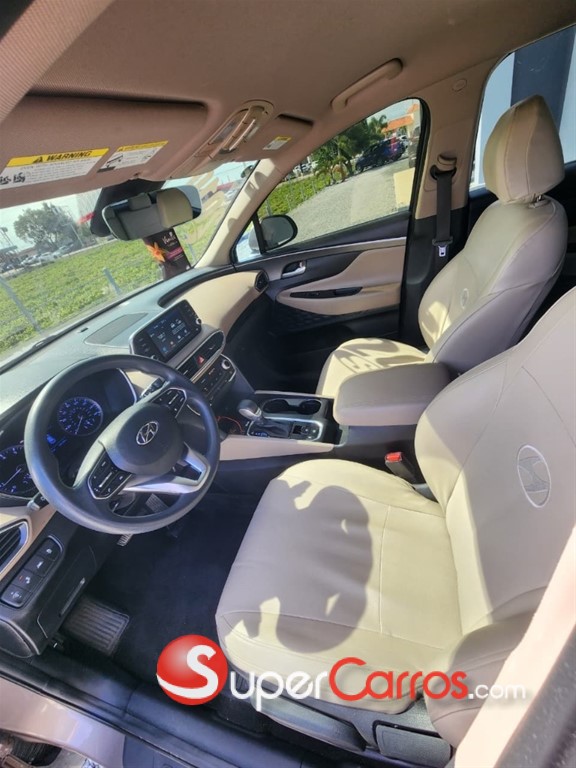 2019 Hyundai Santa Fe SE — foto 8 / 12