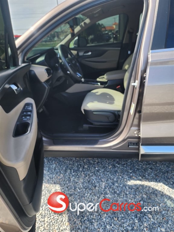 2019 Hyundai Santa Fe SE — foto 10 / 12