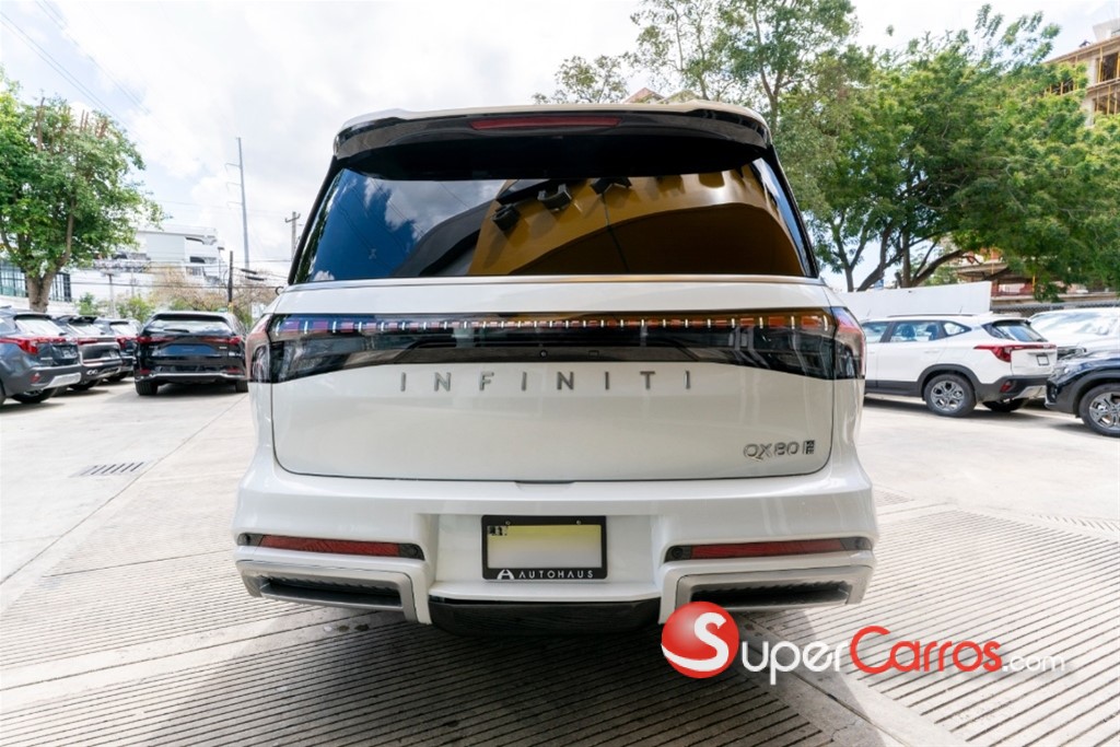 2025 Infiniti QX-80 — foto 3 / 9