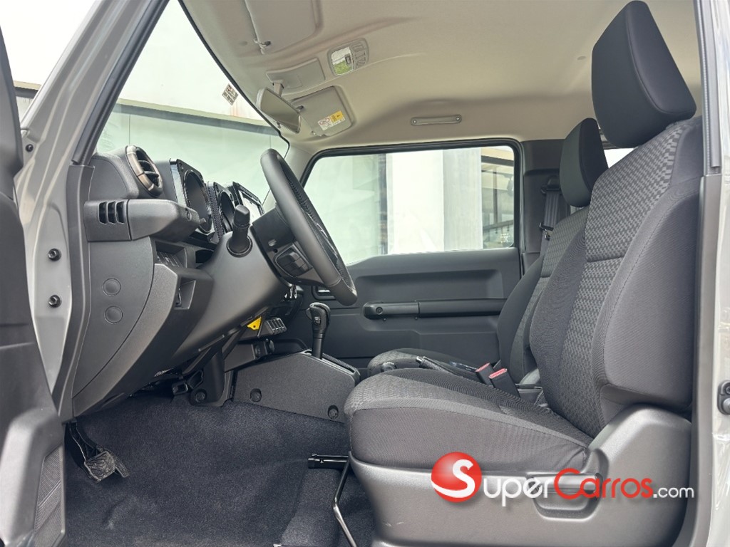 2027 Suzuki Jimny GLX — foto 3 / 8