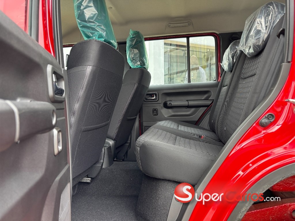 2027 Suzuki Jimny GLX — foto 4 / 8