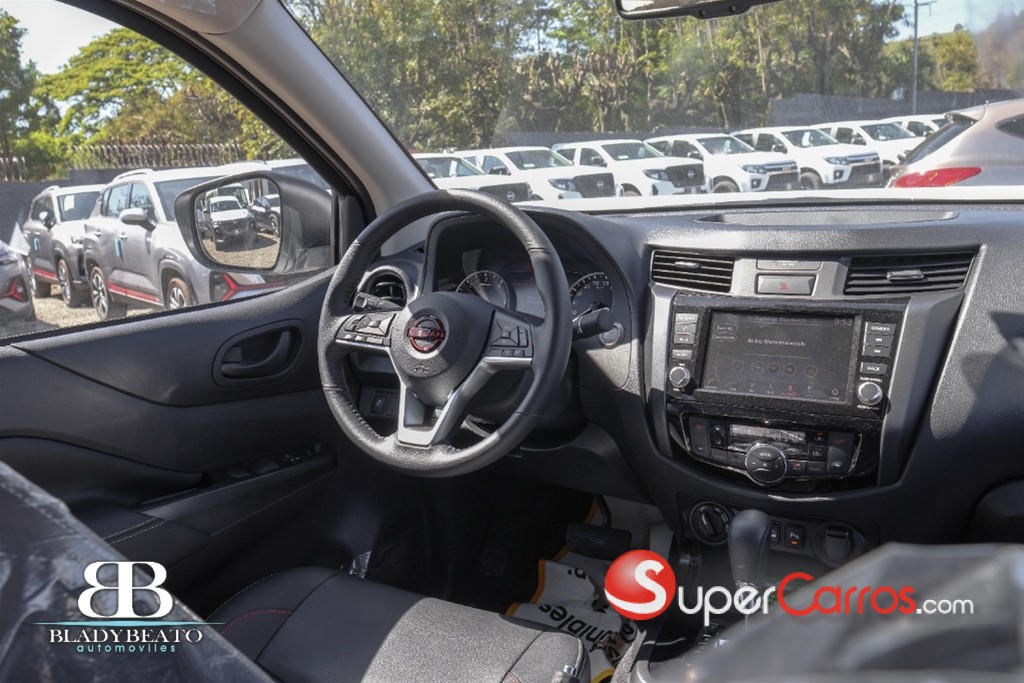 2026 Nissan Frontier Pro-4X — foto 8 / 12