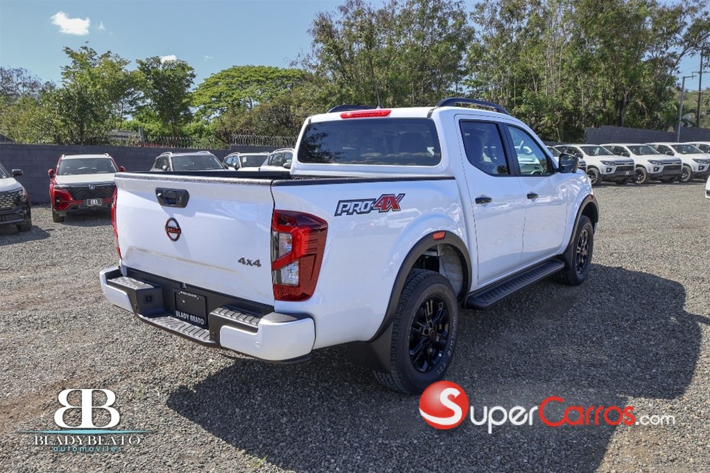 2026 Nissan Frontier Pro-4X — foto 10 / 12