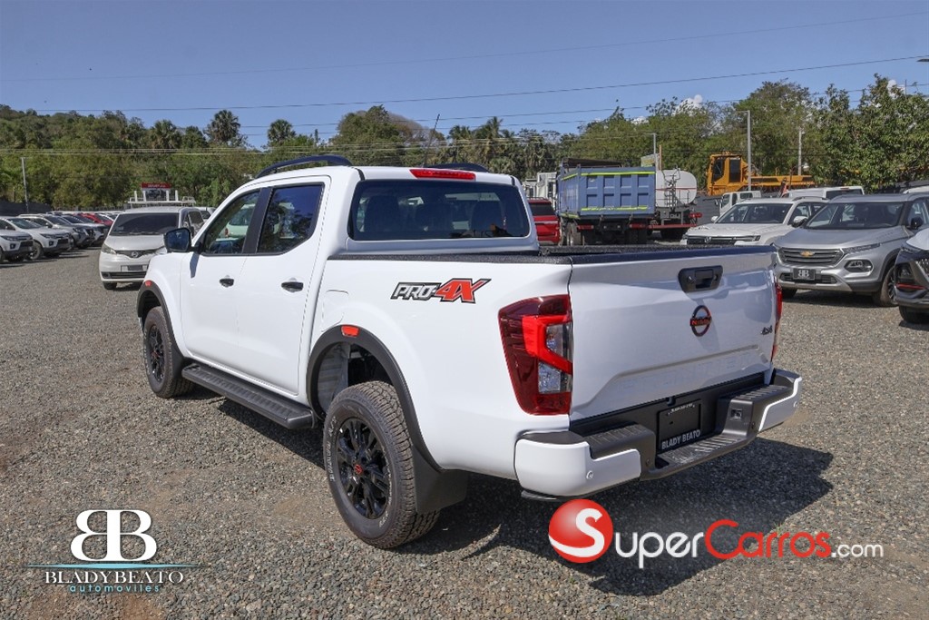 2026 Nissan Frontier Pro-4X — foto 12 / 12