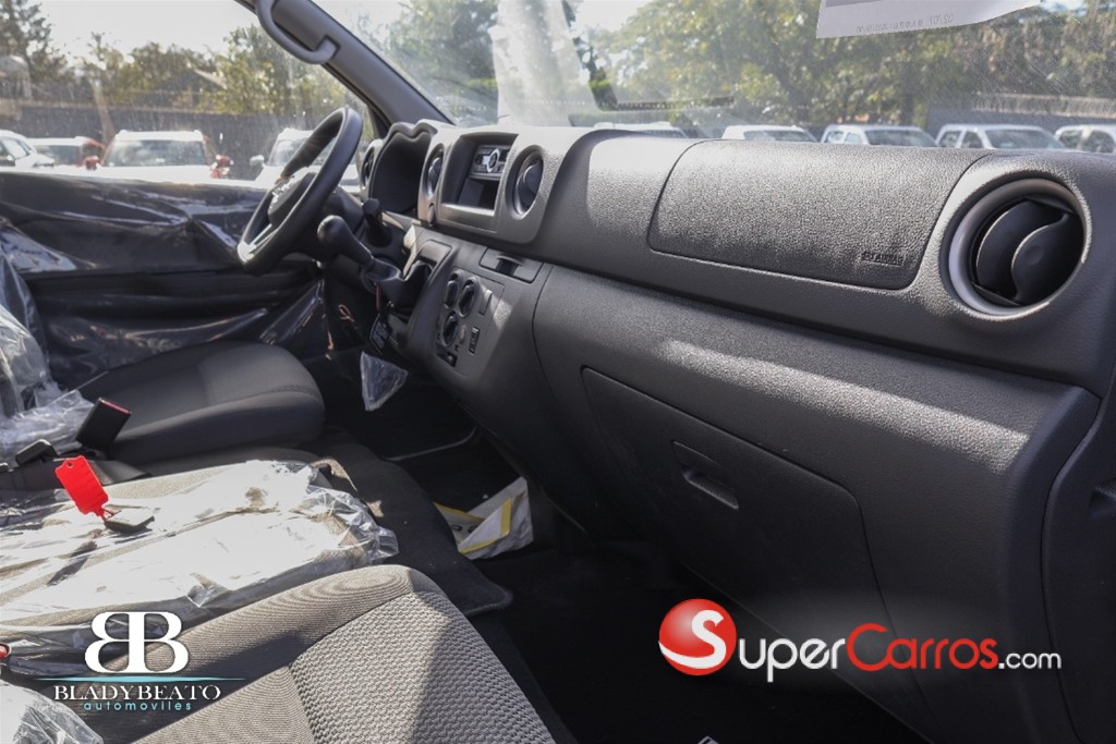 2026 Nissan Urvan — foto 9 / 12