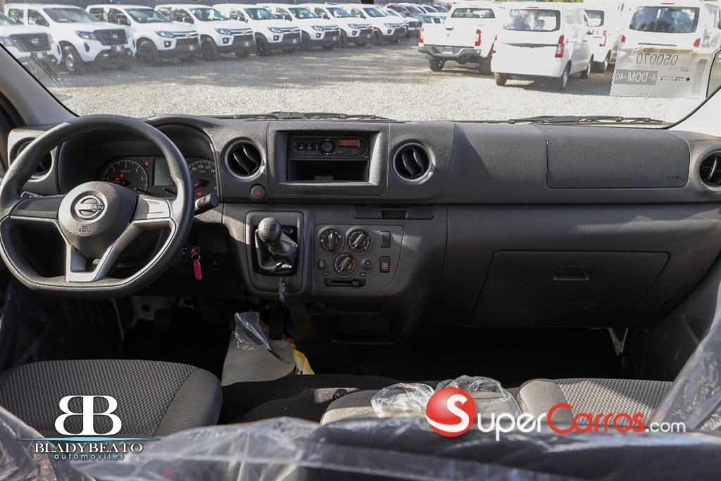 2026 Nissan Urvan — foto 12 / 12
