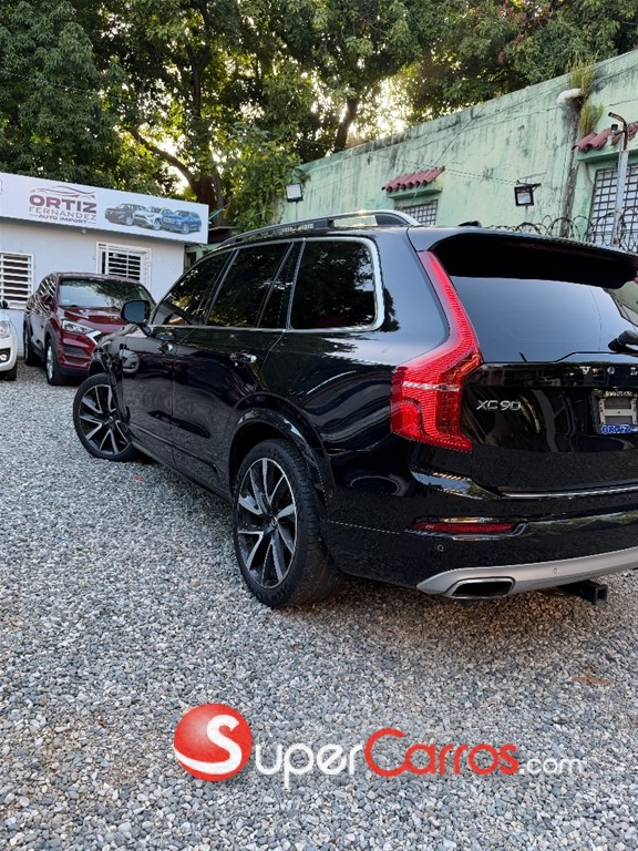 2018 Volvo XC90 Momentum T6 — foto 4 / 10