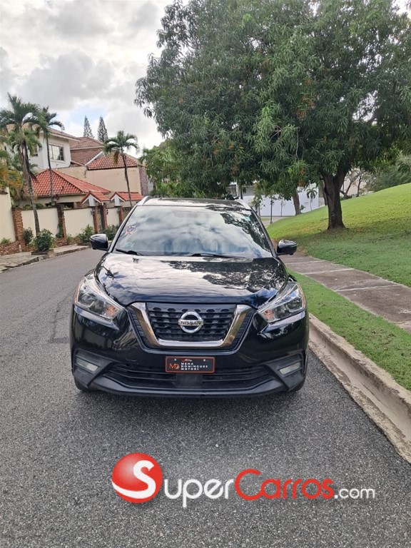 2020 Nissan Kicks SR — foto 3 / 12