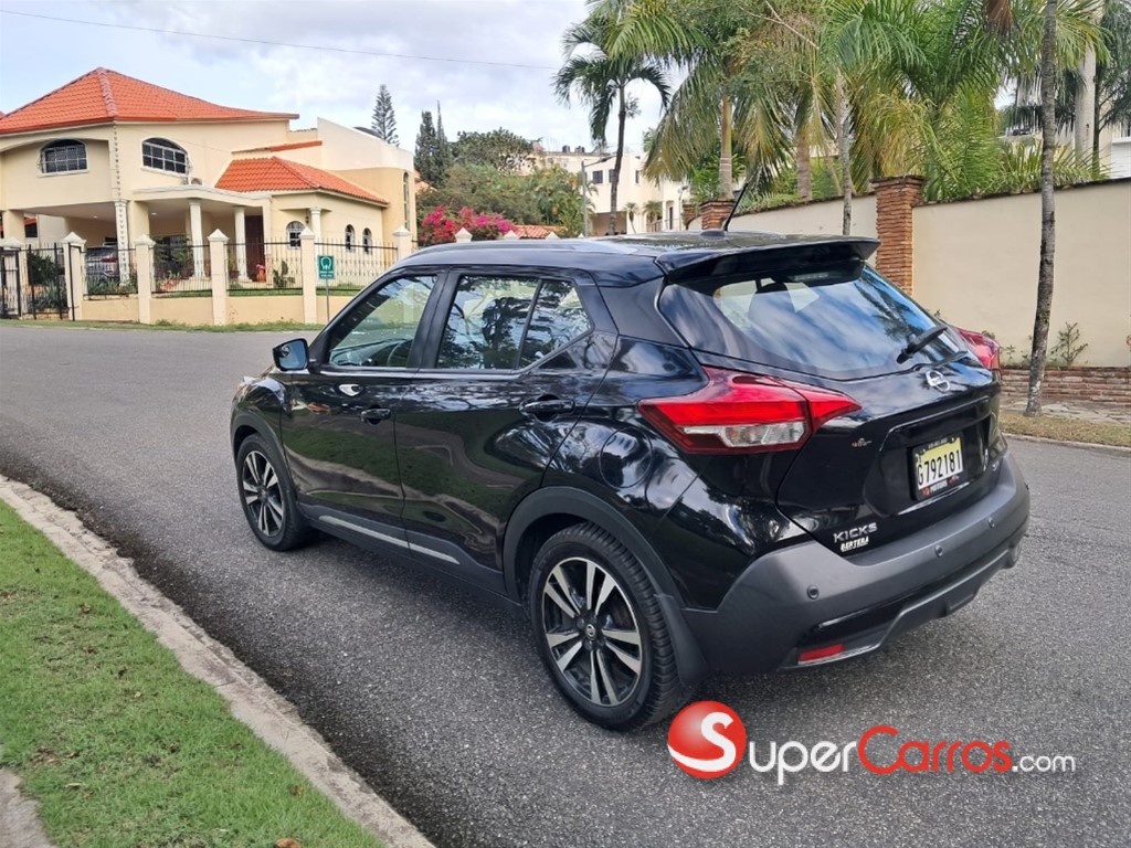 2020 Nissan Kicks SR — foto 5 / 12