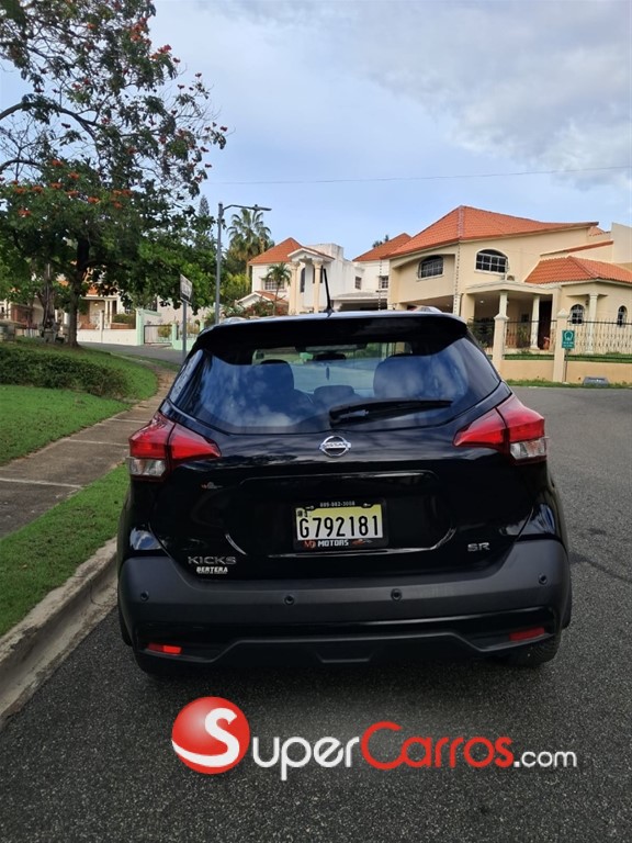2020 Nissan Kicks SR — foto 6 / 12