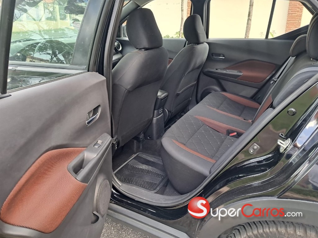 2020 Nissan Kicks SR — foto 10 / 12